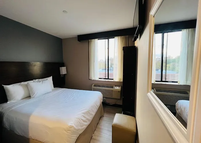 Rockaway Hotel